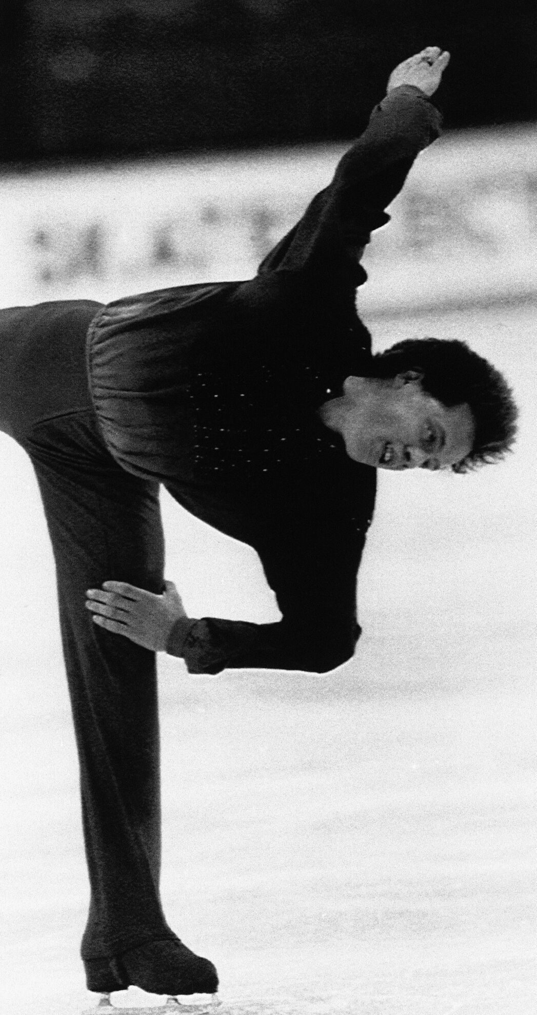 1990: Kurt Browning becomes first Canadian to defend title in World Figure Skating Championships